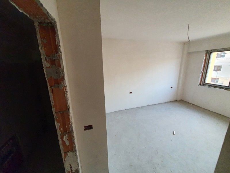Apartament nou de vanzare, 3 camere Decomandat  Pacurari -9