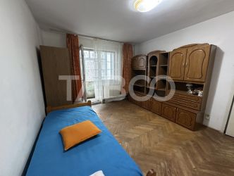 Apartament semidecomandat 2 camere balcon etaj 2 zona Negoiului