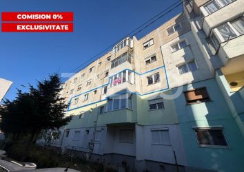 Apartament semidecomandat 4 camere 2 bai etaj 2 zona  1 Decembrie 1918