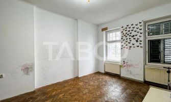 Apartament si garsoniera cu 4 camere 2 bai 109 mp Centrul Istoric