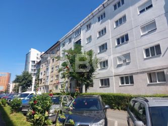 Apartament spatios 2 camere decomandate pivnita zona Dioda Sibiu