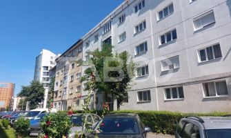 Apartament spatios 2 camere decomandate pivnita zona Dioda Sibiu