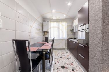 Apartament ultracentral 3 camere -munte- Câmpulung Muscel!