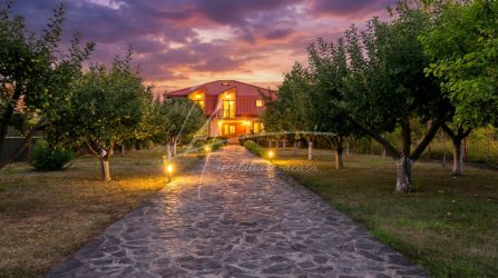 Balotesti, Ion Lahovari, mobilata si utilata complet