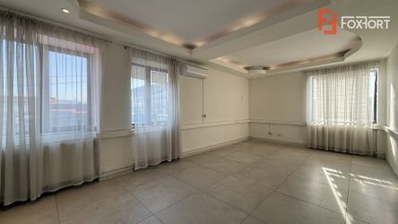 Birou de inchiriat 49.5 mp, zona Lipovei