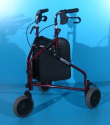 Cadru de mers cu 3 roti  Invacare