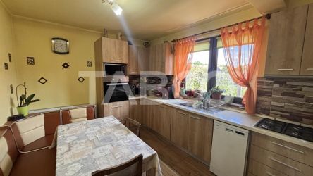 Casa 3 camere decomandate 90mp utili +teren 151 mp in Sura Mare