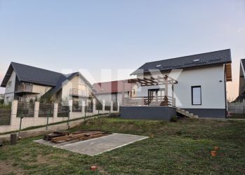 Casă 4 camere, beci și terasa, 128 mp, teren 359 mp – Pitești