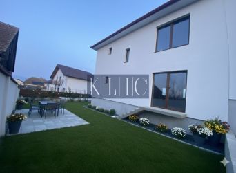 Casa 4 camere de vanzare 117 mpu teren liber 230mp Sibiu in Sura Mica
