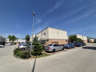 Casa 4 camere de vanzare în Cosmopolis 