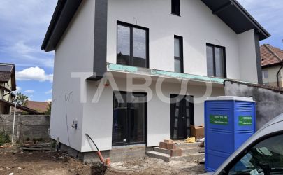 Casa 4 camere si 3 bai de vanzare 117mp teren 254mp Turnisor