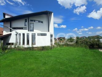 Casa 5 camere 250 mp cu incalzire in pardosea zona Tineretului Sibiu