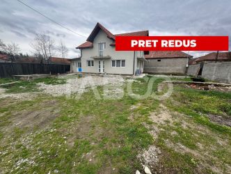 Casa 5 camere de vanzare 200 mp utili 1040 mp teren sat Persani