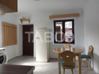 Casa 58 mp cu gradina 300 mp pet friendly central Cisnadioara