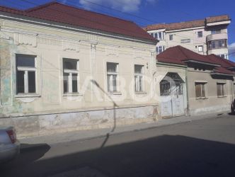 Casa 6 camere de vanzare zona Tudor Vladimirescu in Fagaras