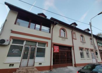 Casa 800mp, 10 camere, Decebal, Bucuresti, 8000 euro