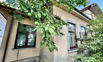 Casa cu 3 camere in Gruia cu teren de 780 mp 