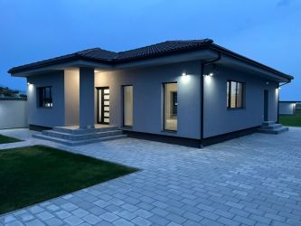 Casă cu 3 Camere Minimalistă | Modernă | Cristian