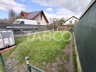 Casa cu 4 camere - 3 locuri de parcare - curte - filigorie - pivnita