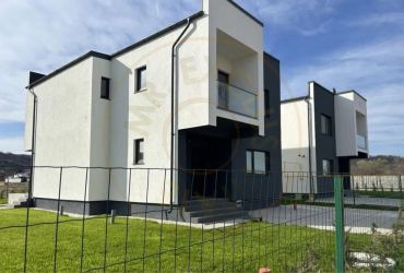Casă cu 4 camere în Micești la 10 min de Pitesti si 5 min de Mioven