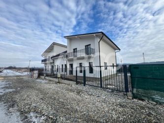 Casa cu acces 2 strazi tip duplex cu curte libera 195 mp Mohu Sibiu 