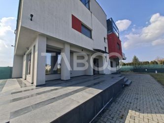 Casa cu adaos de iubire- Vila spectaculoasa de vanzare