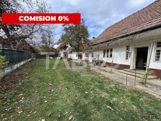 Casa cu gradina 3 camere anexe gospodaresti 5702 mp teren in Gura Vaii