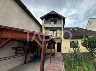 Casa curte libera 300mp 8 camere individuala zona Calea Poplacii Sibiu