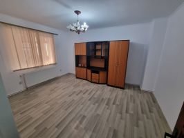 Casa de inchiriat, 3 camere   Podu Ros 