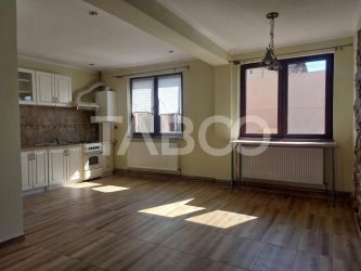 Casa de inchiriat 3 dormitoare 2 bai curte zona Piata Cluj Sibiu