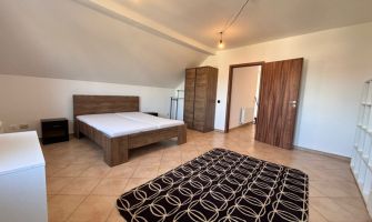 Casa de inchiriat, 4 camere   Valea Adanca 