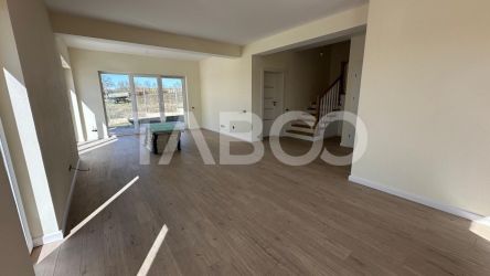 Casa de inchiriat 4 camere zona Viile Sibiului garaj terasa  