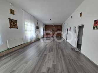 Casa de inchiriat 4 dormitoare living spatios baie prima inchiriere