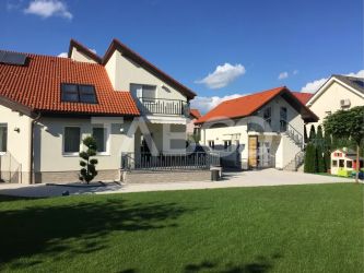 Casa de inchiriat Selimbar si casa oaspeti curte 1000 mp energie verde
