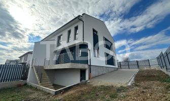 Casa de tip Duplex Comision  4 camere   teren liber 230 pivnita Sibiu 