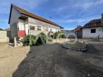 Casa de vanzare 2 camere 75mpu teren liber 982 mp anexe Sat Vad