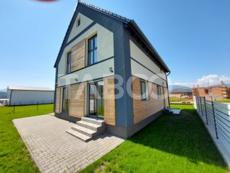 Casa de vanzare 4 camere 3 bai 119 mp 470 mp de teren in Talmaciu
