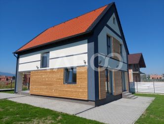 Casa de vanzare 4 camere 3 bai 119 mp teren de 470 mp in Talmaciu