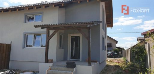 Casa de vanzare 4 camere Mosnita Noua - ID V312