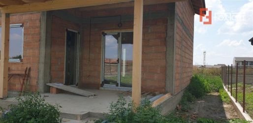 Casa de vanzare 4 camere Mosnita Noua - ID V349