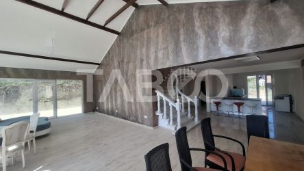 Casa de vanzare 405 mp utili 2 garaje 250 mp terase Slimnic Sibiu