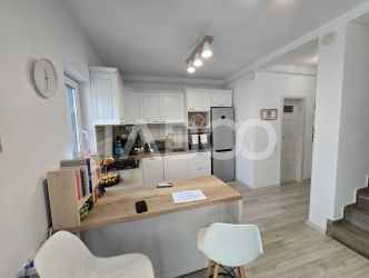 Casa de vanzare 5 camere 160mpu 3 bai 120mp teren liber zona Selimbar