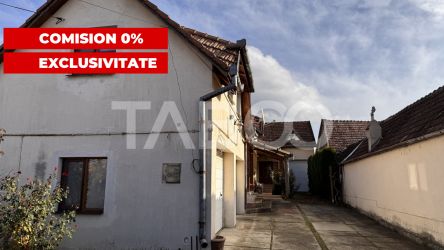 Casa de vanzare 6 camere loc de relaxare garaj teren 669mp Cornatel