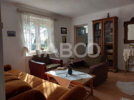 Casa de vanzare cu 2 apartamente separate si teren 544 mp Cisnadioara