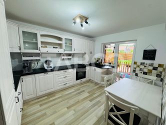 Casa de vanzare cu 4 camere 120 mpu zona linistita Sura Mare Sibiu