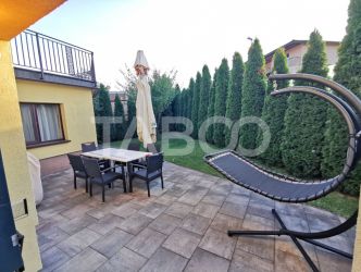 Casa de vanzare cu 4 camere decomandate si garaj in Cisnadie 