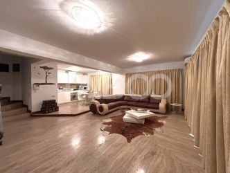 Casa de vanzare cu 5 camere 2 balcoane 3 bai garaj incalzit in Sibiu