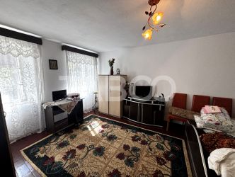 Casa de vanzare cu gradina , curte + pivnita zona Terezian Sibiu
