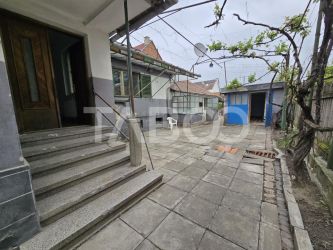 Casa de vanzare cu teren 412 mp pivnita garaj in Terezian Sibiu