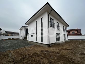 Casa de vanzare duplex 4 camere 2 parcari si teren Arhitectilor